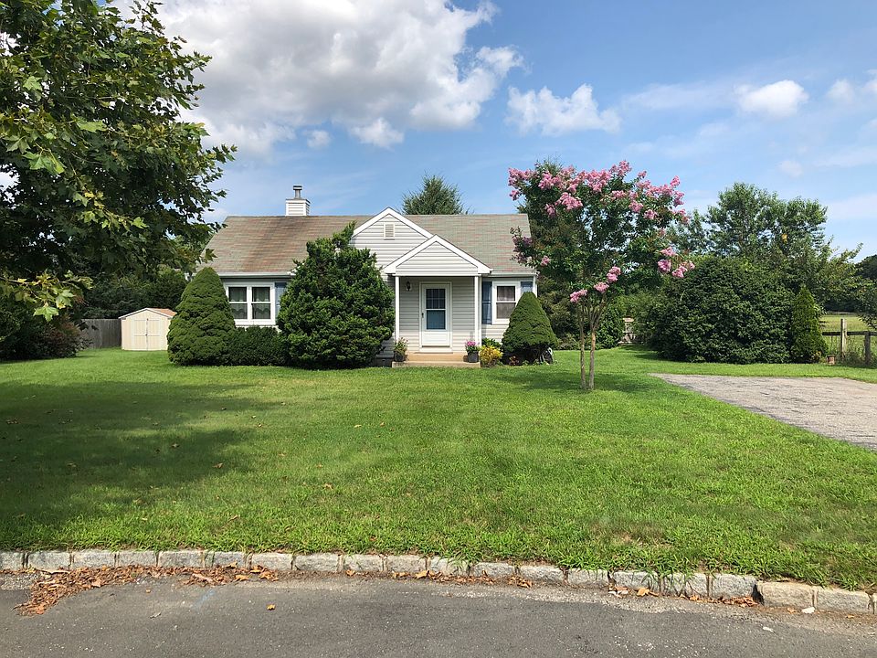 2nd image of 22 Bay Ct