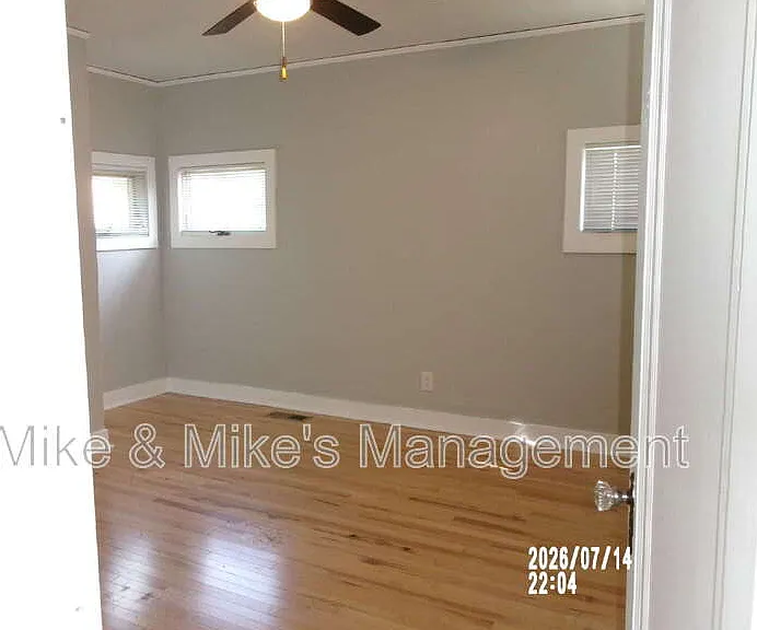 6424 W Chambers St — Photo 27