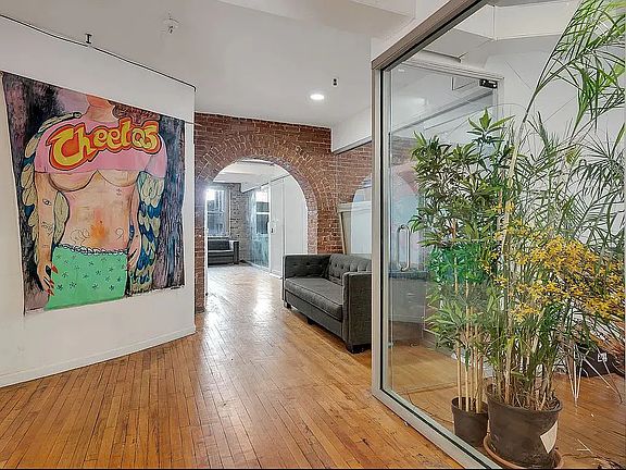 4th image of 138 Mulberry St #3A