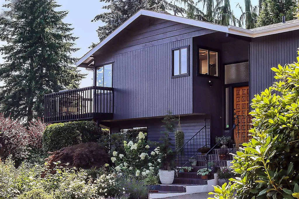 18215 64th Ave NE photo 1