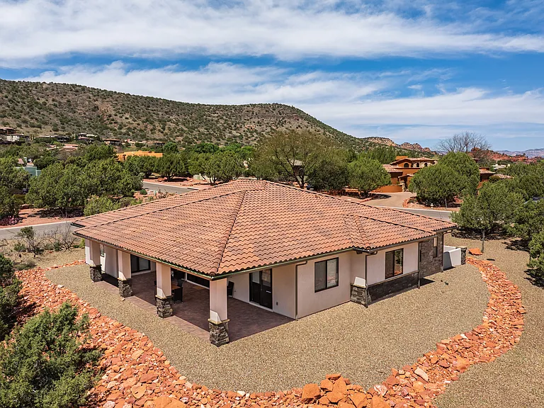 20 Crystal Sky Dr — Photo 2