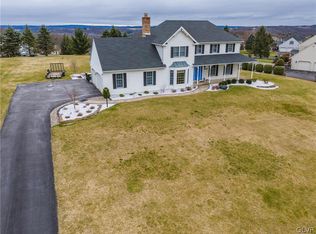 4662 Cortland Dr, Orefield, PA 18069