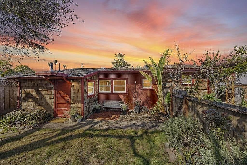 1122 Seabright Ave Santa Cruz CA 95062 Zillow