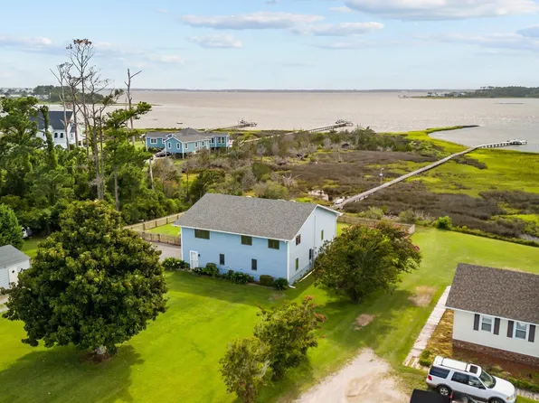221 Lawrence Road, Beaufort, NC 28516