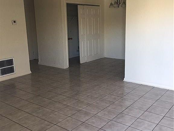 4th image of 304-06 Helen St
