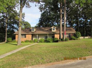 909 Westlake Dr, El Dorado, AR 71730