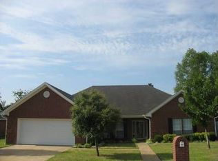 810 Hummingbird Ln, Whitehouse, TX 75791