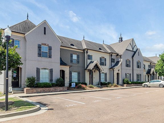 3rd image of 103 Farm View Dr APT 104
