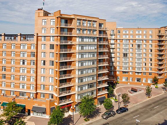 The Reserve at Clarendon Centre Apartments