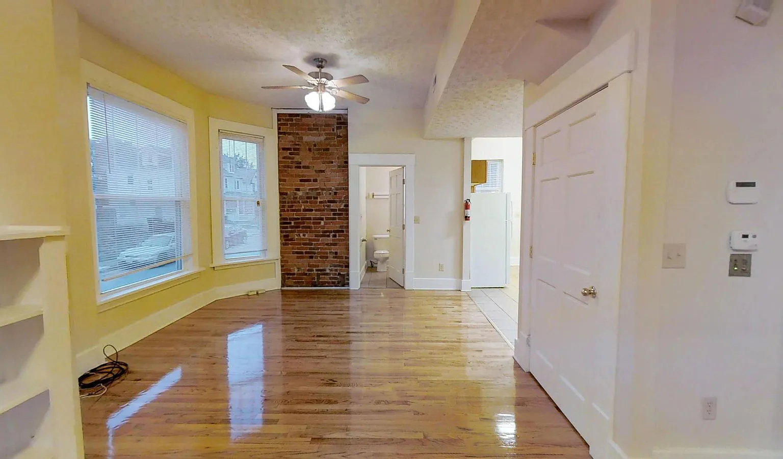 6 bed, 3.0 bath, $4,577 — Photo 2