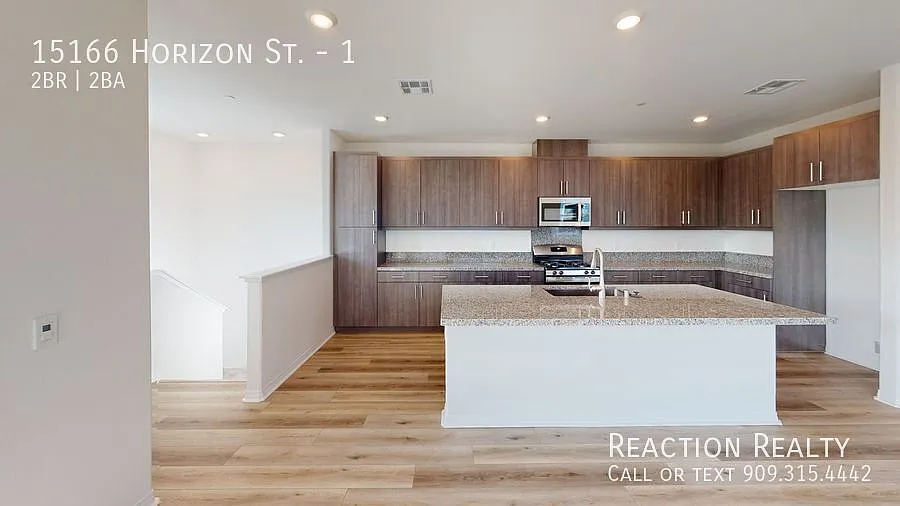 Available! 15166 Horizon St Unit 1, Fontana — Photo 3