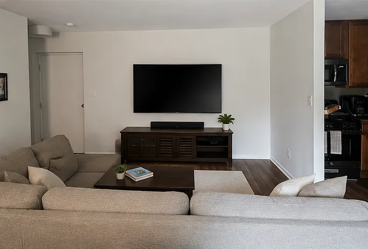 6141 Leesburg Pike #410 — Photo 3