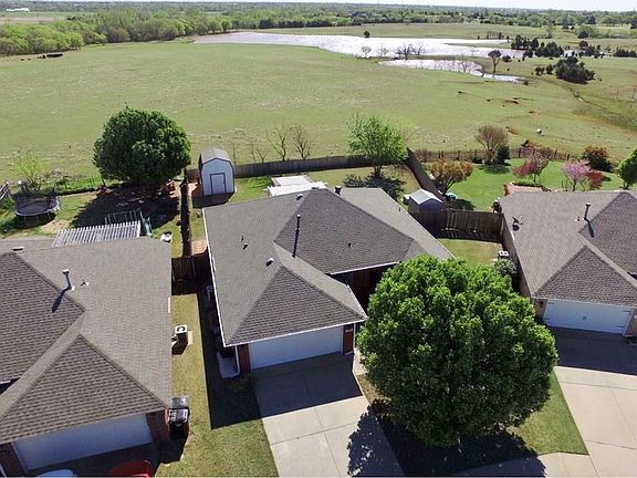 2nd image of 2308 Karsten Creek Dr