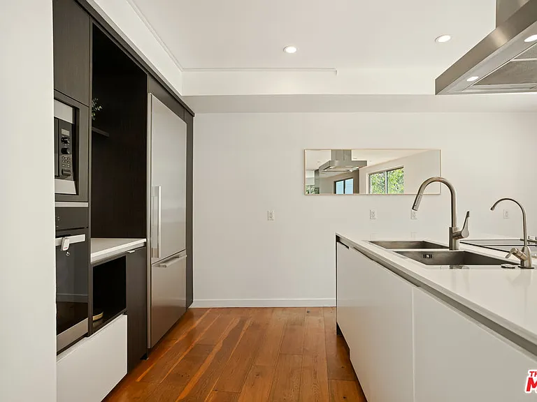 8469 Franklin Ave — Photo 22