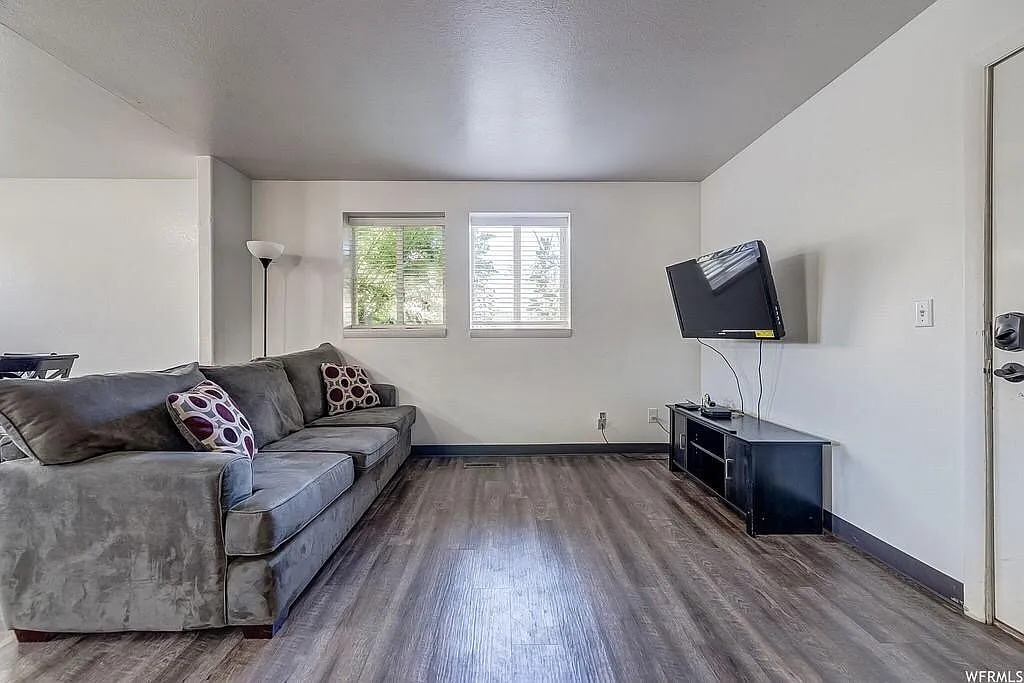 3 bed, 2.0 bath, $1,500 — Photo 4