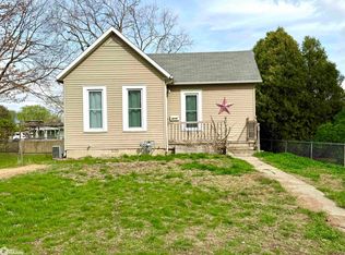 2116 Charles St, Burlington, IA