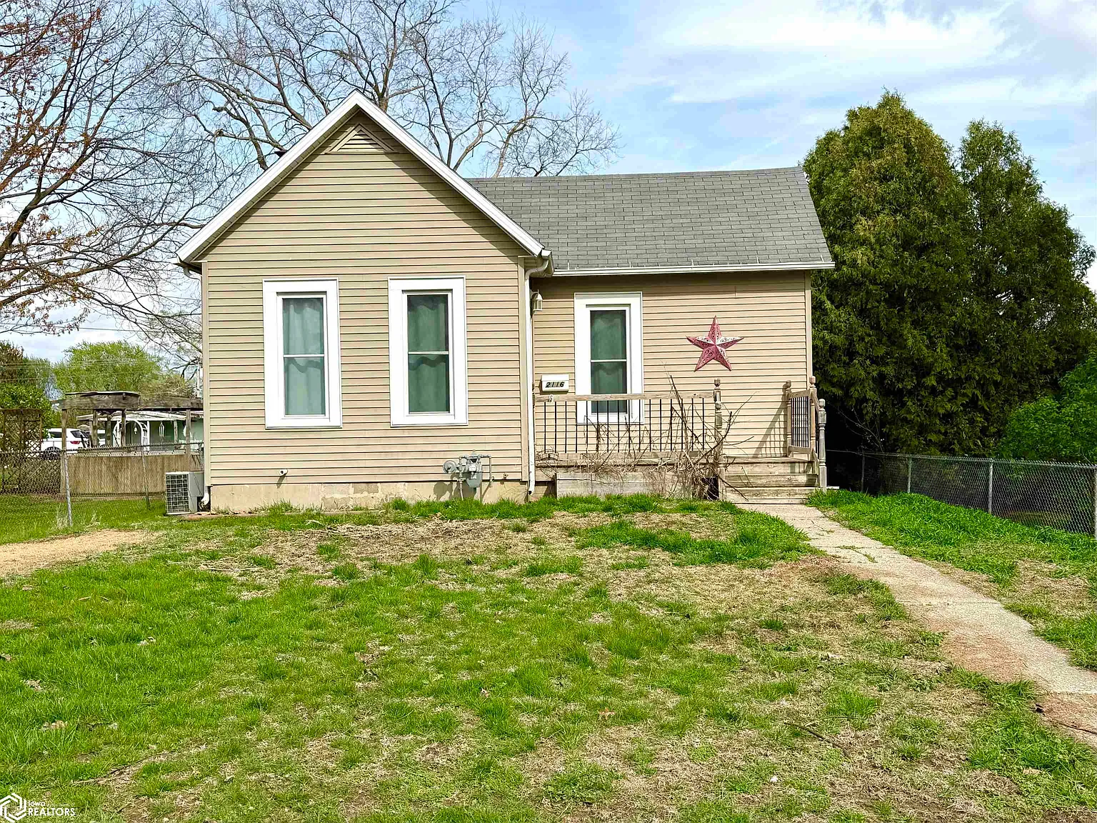 2116 Charles St photo 1