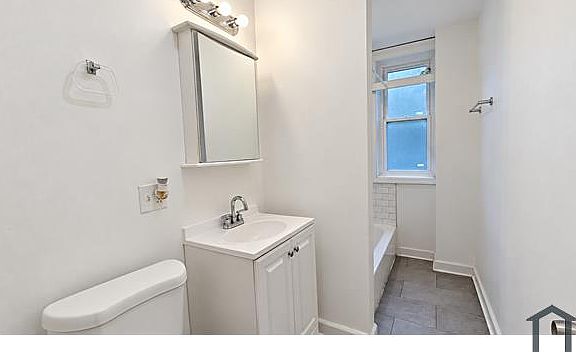 5th image of 6432 S Ellis Ave #1S