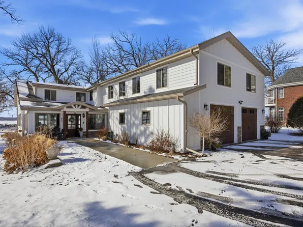 611 N Shore Dr, Detroit Lakes, MN 56501