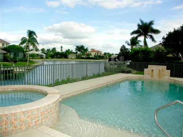 525 Taylor Ct, Marco Island, FL 34145