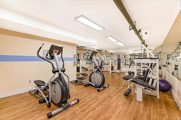 Rented by REAL New York | media 23