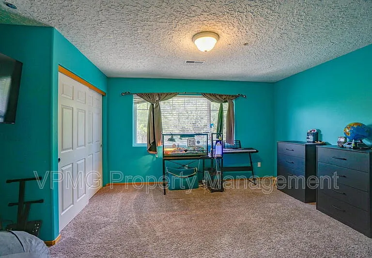 17301 SE 24th St — Photo 26