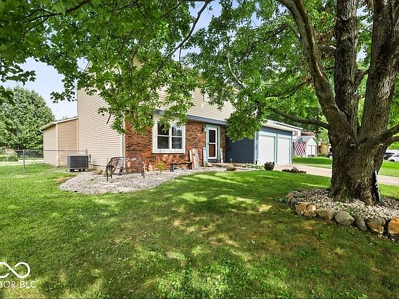 3rd image of 605 Brentwood Dr E