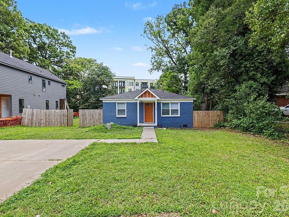 1st image of 2708 Catalina Ave
