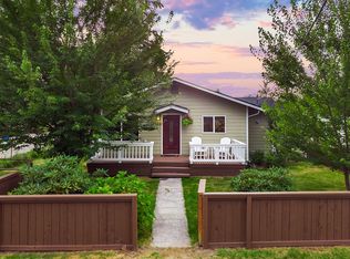 8209 384th Ave SE, Snoqualmie, WA 98065