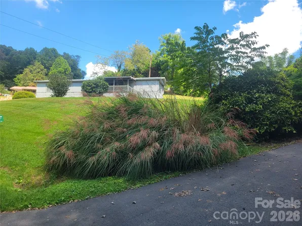 204 Kudzu Loop, Waynesville, NC 28785