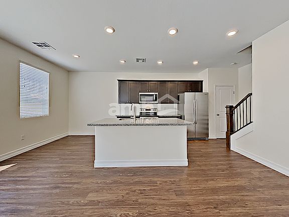4th image of 5825 Petronius St