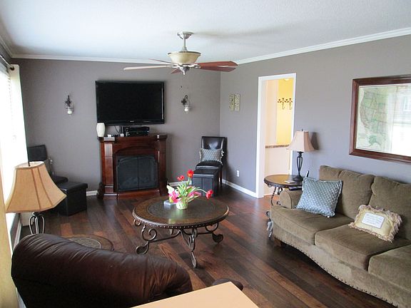 4th image of 111 Parkway Dr