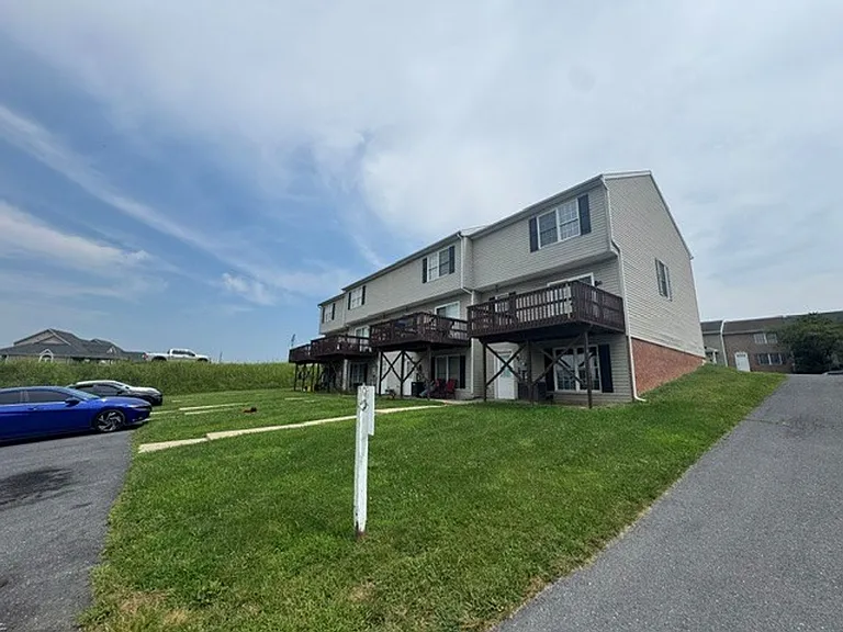 1058 Oriole Ln — Photo 24