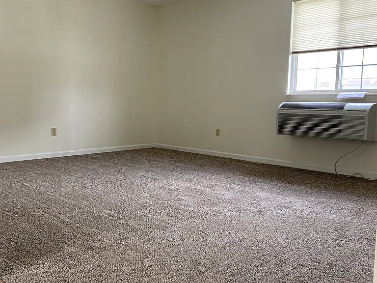 1153 Steubenville Ave — Photo 10