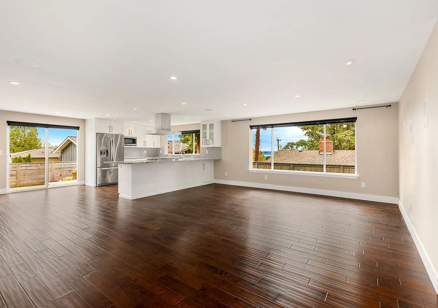 VIEWS - 2 Bedroom Home in Kirkland Highlands — Photo 4