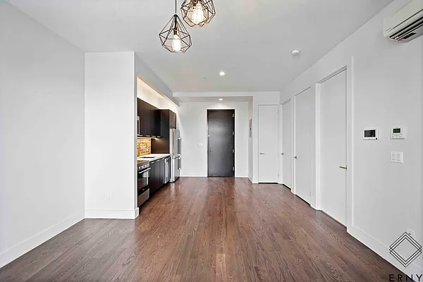 Rented by ERNY LLC | media 21