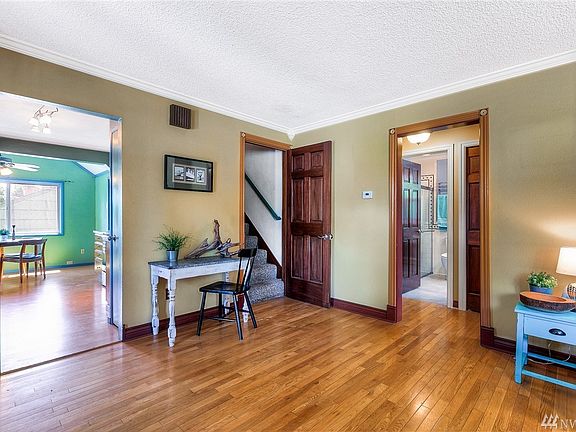 4th image of 12743 Phinney Ave N