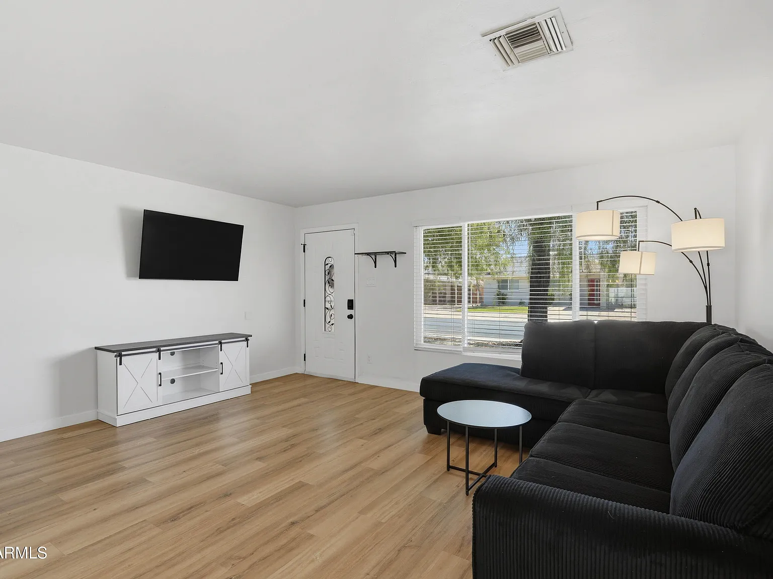 3 bed, 2.0 bath, 1782 sqft, $3,700 — Photo 4