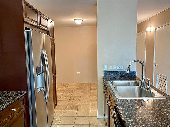 5th image of 4808 N 24th St Unit 804