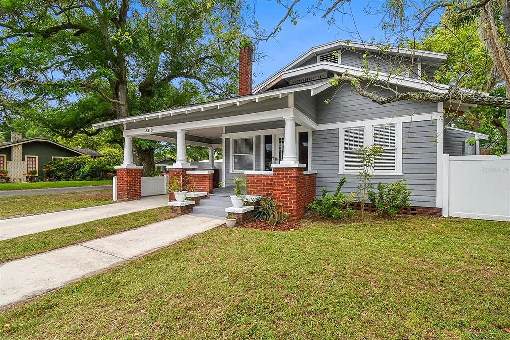 5 bed, 2.0 bath, 2052 sqft, $3,800 — Photo 2