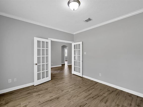 5th image of 15584 Guinevere Ln