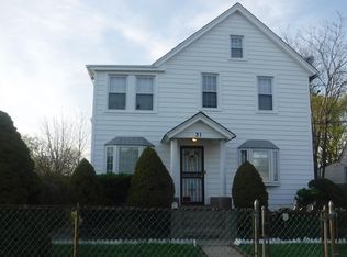 31 E Raymond Ave, Roosevelt, NY 11575