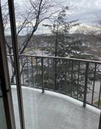 4th image of 115 W Squantum St APT 517