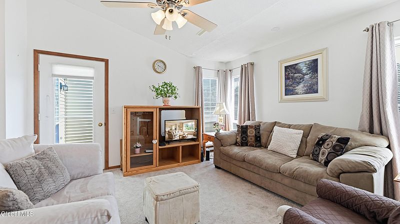 2nd image of 824 Ridge Circle