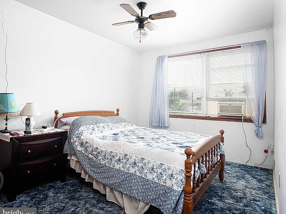 5th image of 4061 Saint Monica Dr