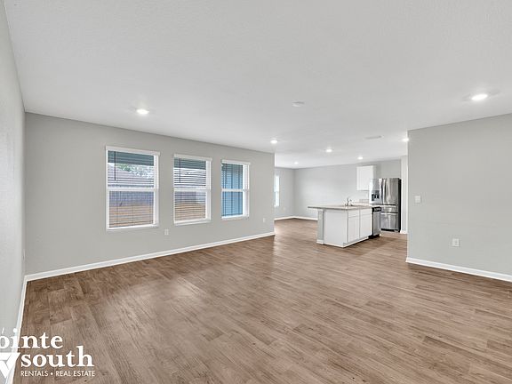 5th image of 7063 Abigail St