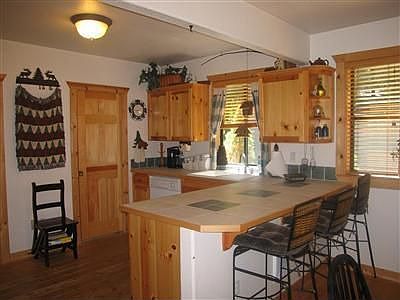 3rd image of 16714 Alpine Dr E