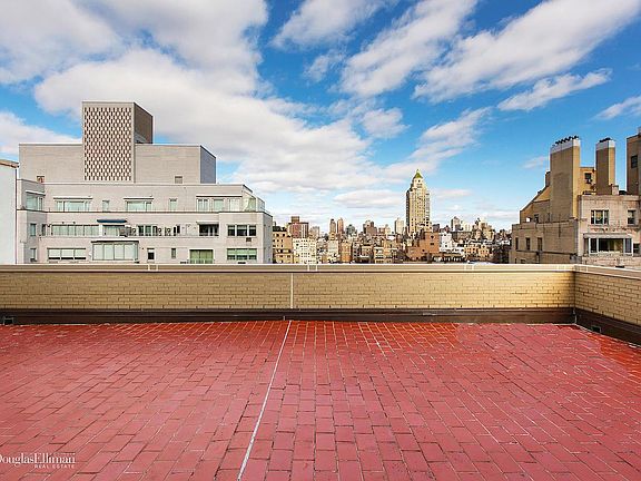 2nd image of 4 E 72nd St Unit Penthouse