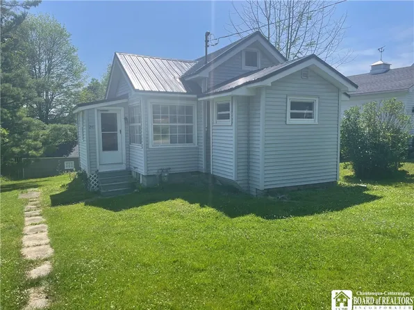 241 Howard Ave, Jamestown, NY 14701