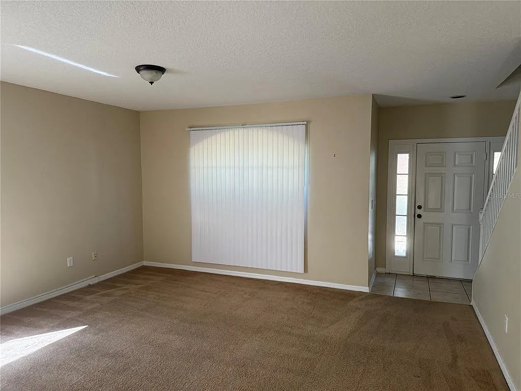 4 bed, 2.5 bath, 2063 sqft, $2,350 — Photo 3